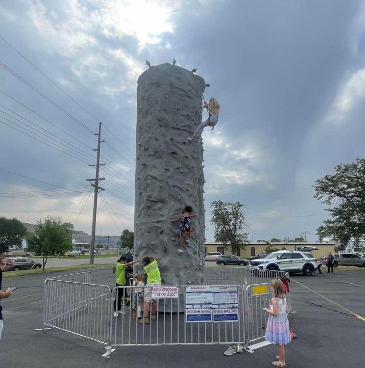 Rock Wall 24' 4 Station